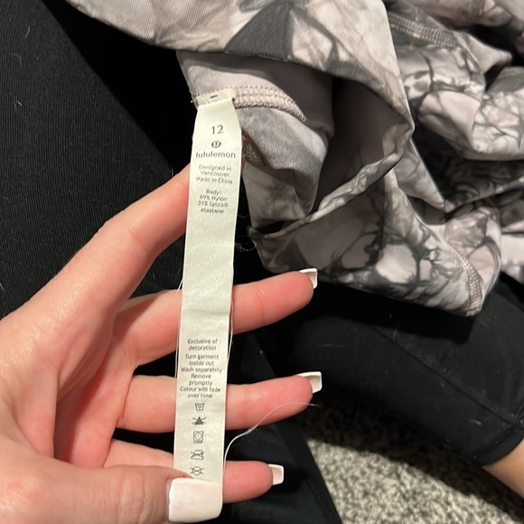 Lululemon tye dye leggings - Picture 4 of 4